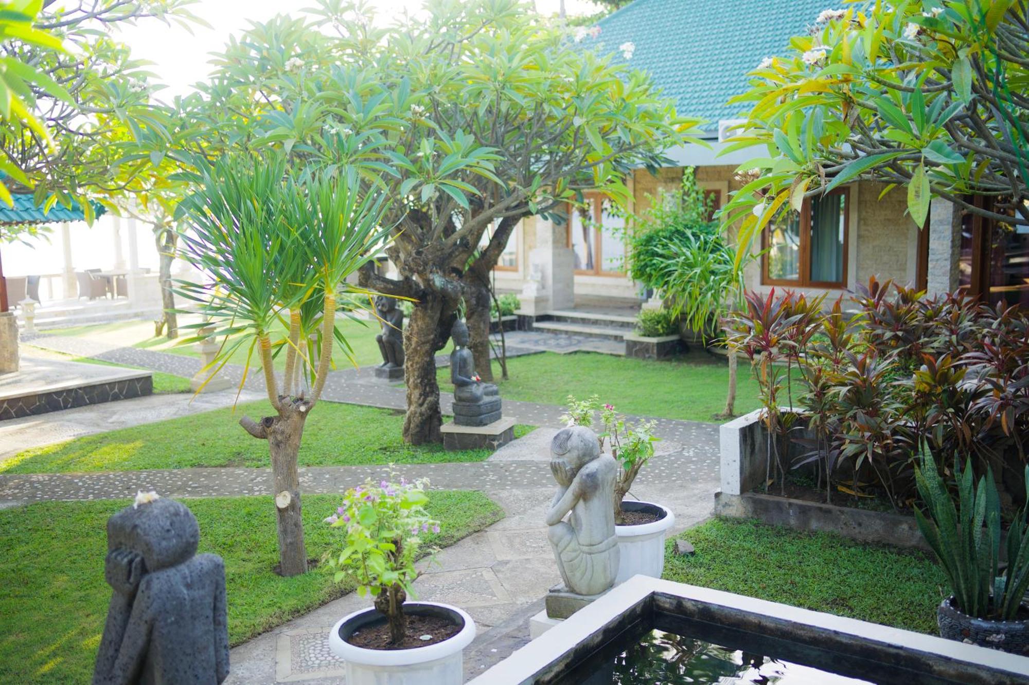 Poinciana Resort Tejakula Exterior photo